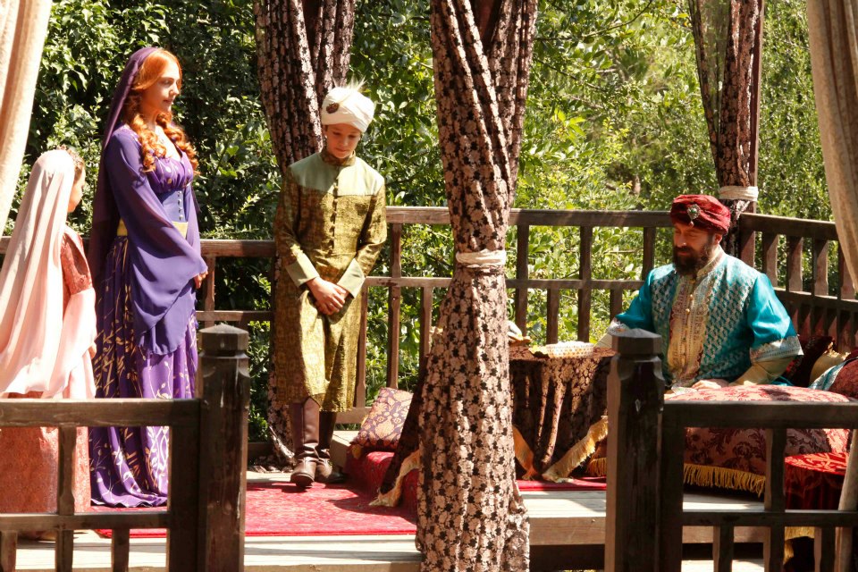 Сериал Великолепный век 3 сезон - султан Сулейман, Хюррем и Мехмет