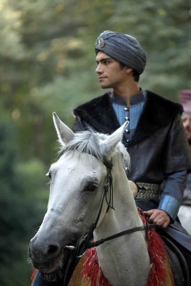 Сериал Великолепный век 3 сезон - Мехмет на коне