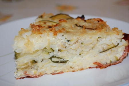 Круглый пирог с рисом, цукини и беконом Круглый пирог с рисом, цукини и беконом