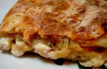 Наан с беконом, орехами и горчицей Наан с беконом, орехами и горчицей