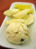 Копченые фрукты с ванильным мороженым