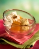 Персики мельба с шариками ванильного мороженого
