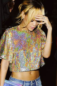 звезды с плохой кожей Rihanna звезды с плохой кожей Rihanna