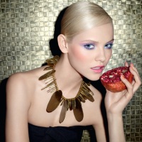 новые тенденции макияж прически 2012