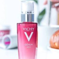 сыворотка Vichy Idéalia Radiance Serum