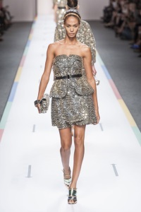 коктейльные платья и аксессуары Fendi коктейльные платья и аксессуары Fendi