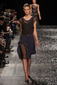 коктейльные платья и аксессуары Nina Ricci коктейльные платья и аксессуары Nina Ricci
