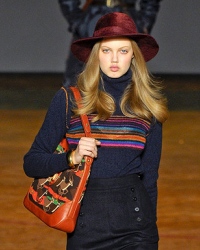 как носить модный свитер сезон зима 2012 Marc by Marc Jacobs как носить модный свитер сезон зима 2012 Marc by Marc Jacobs
