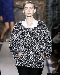 как носить модный свитер сезон зима 2012 Yves Saint Laurent как носить модный свитер сезон зима 2012 Yves Saint Laurent