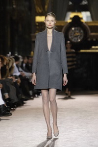 минимализм в одежде Stella McCartney минимализм в одежде Stella McCartney