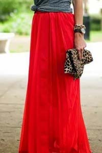 с чем носить длинную красную юбку