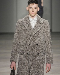 Зимнее мужское пальто - гармония стиля и практичности 