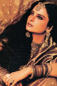 http://www.womenclub.ru/images/stories/showbiz/bollywood/Rekha_2.jpg