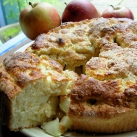 бисквитный пирог с яблоками